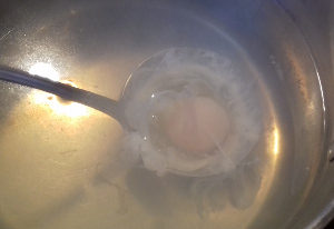 buggyantott tojás készítés