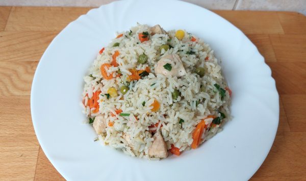 zöldséges rizses hús csirkemellből