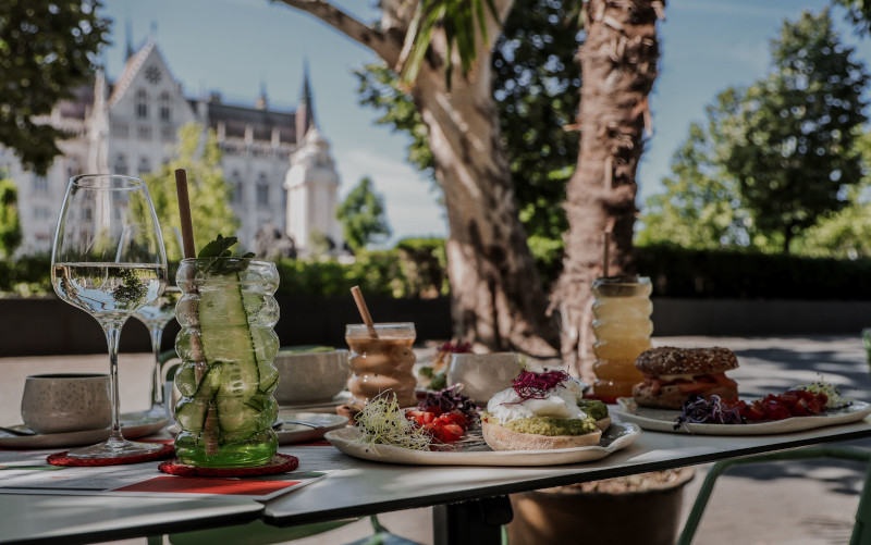 parlament brunch